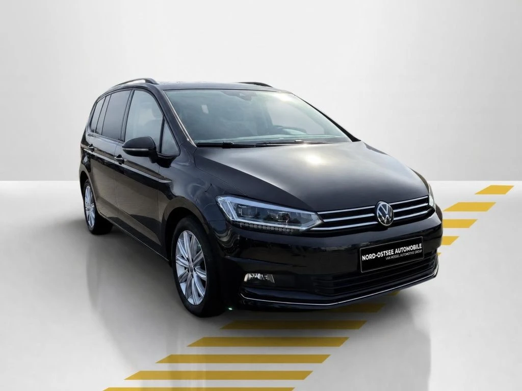 Volkswagen-Touran-image-16