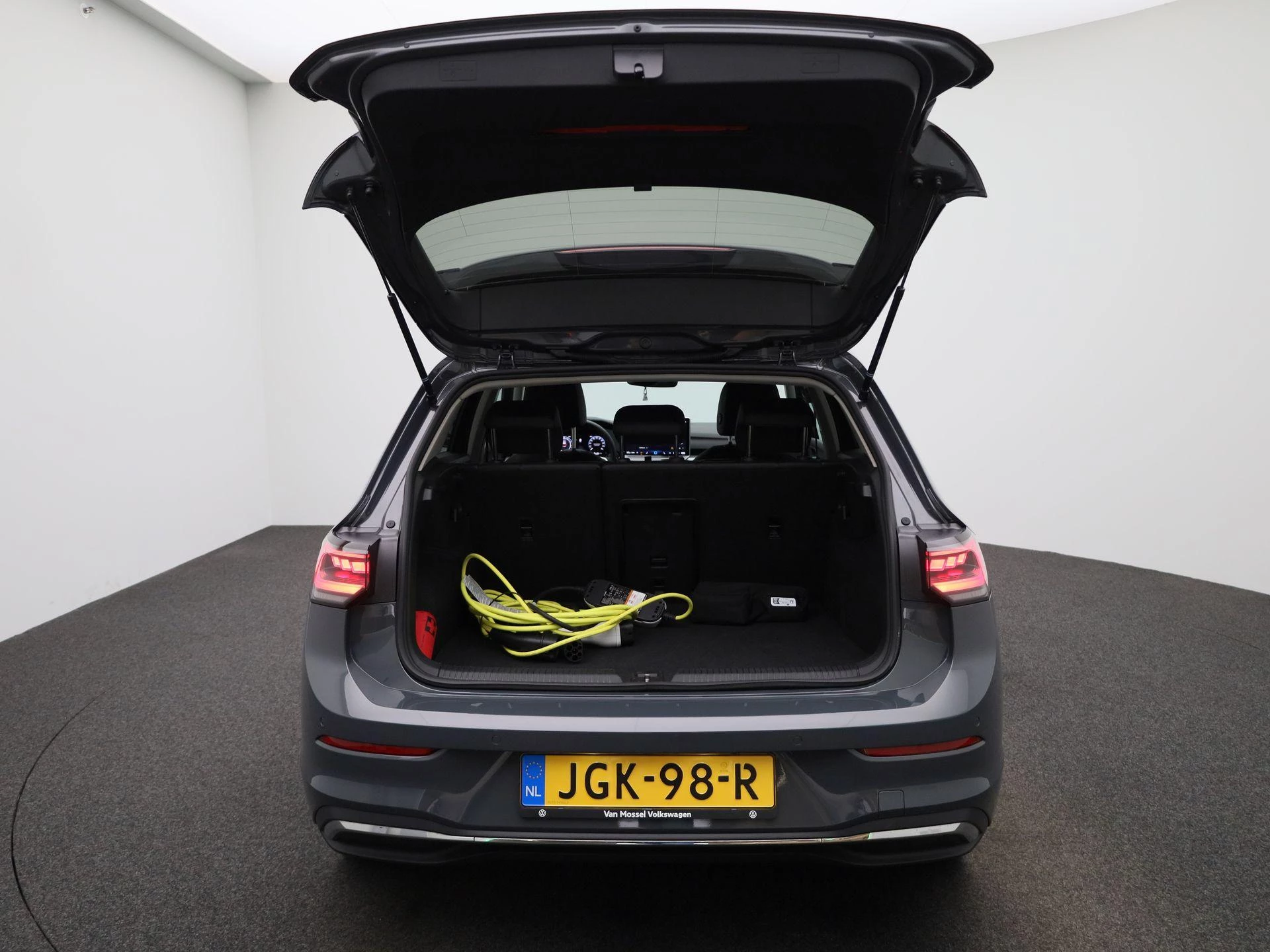 Volkswagen-Golf-image-10