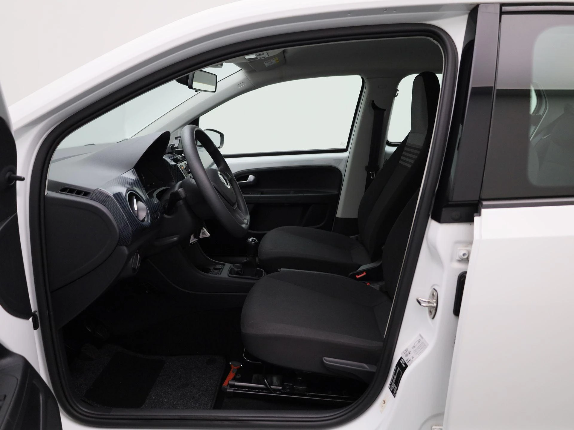 Volkswagen-up!-image-8