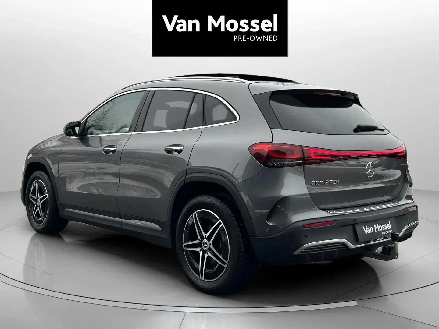 Mercedes-Benz-EQA-image-6