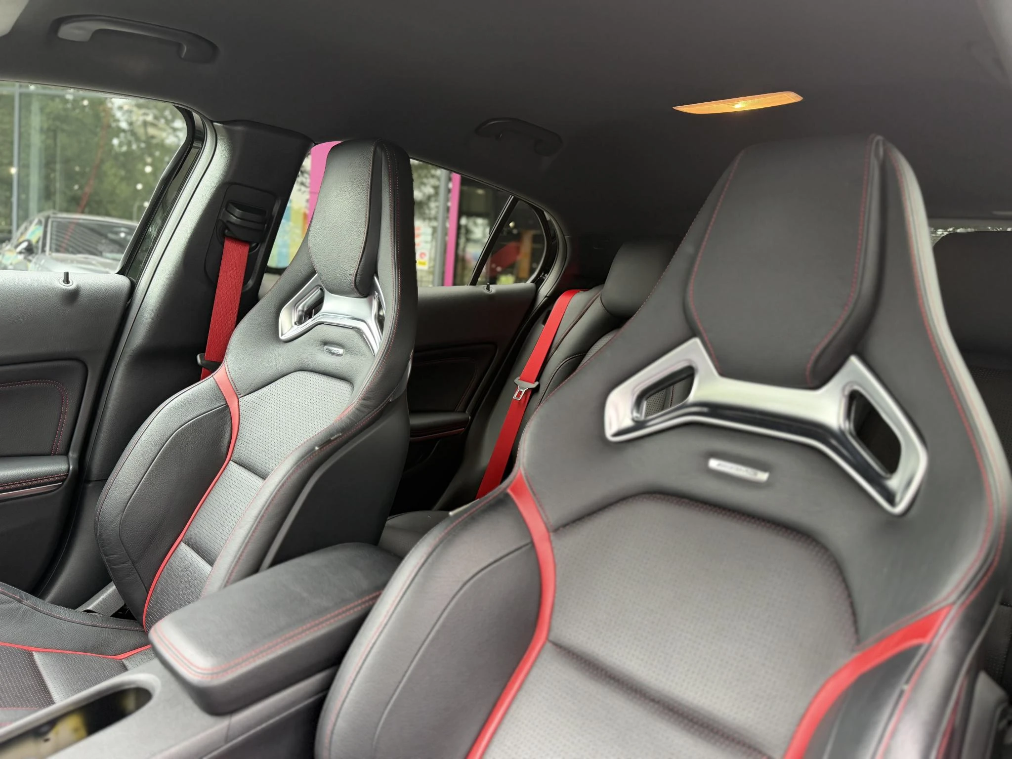 Mercedes-Benz-GLA-image-2