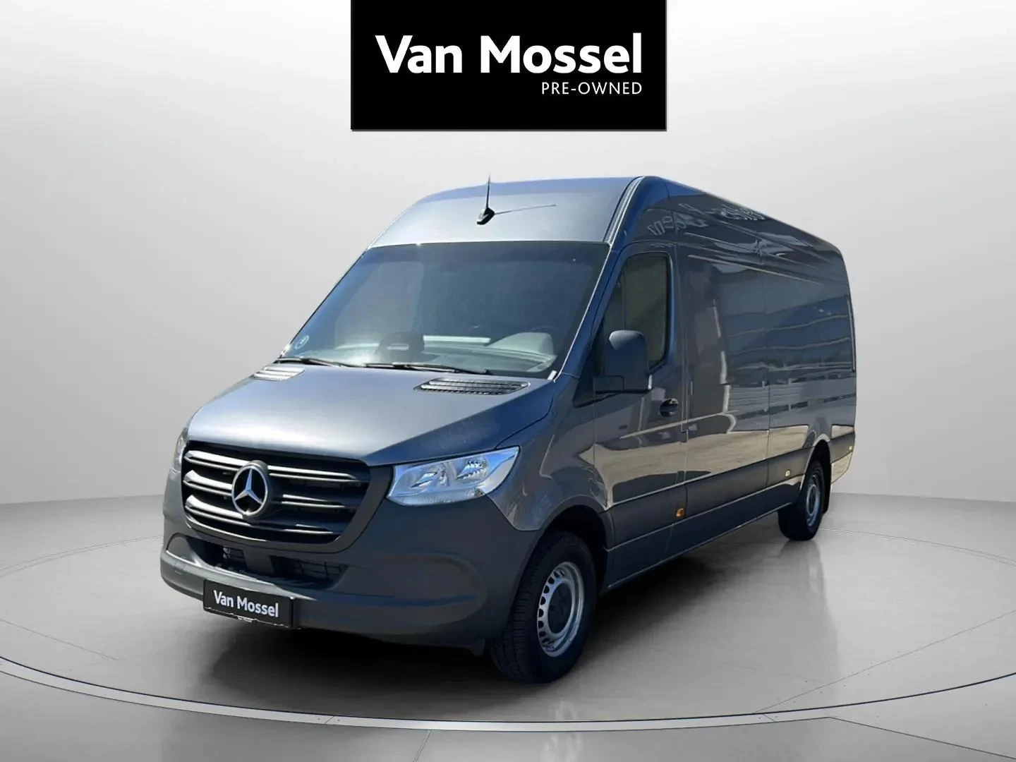 Mercedes-Benz-Sprinter-image-0