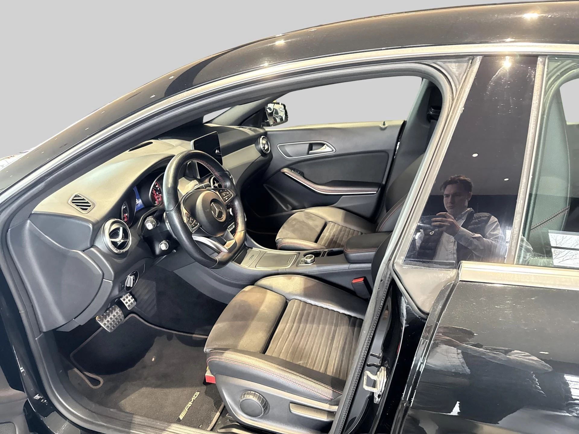 Mercedes-Benz CLA CLA 180 AMG Line