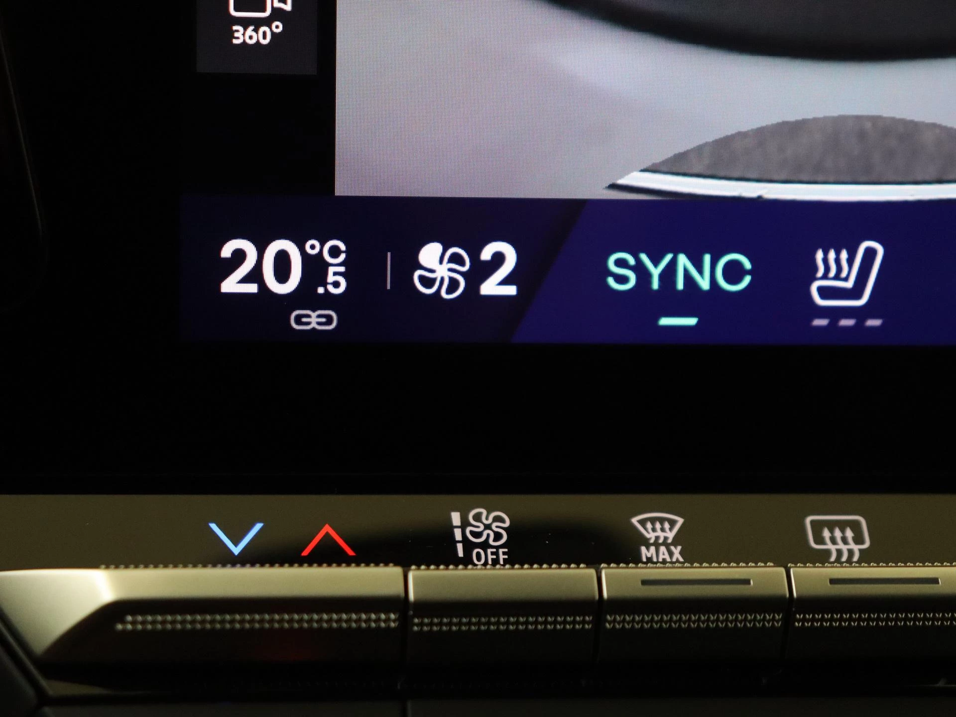 Renault-Megane E-Tech-image-17