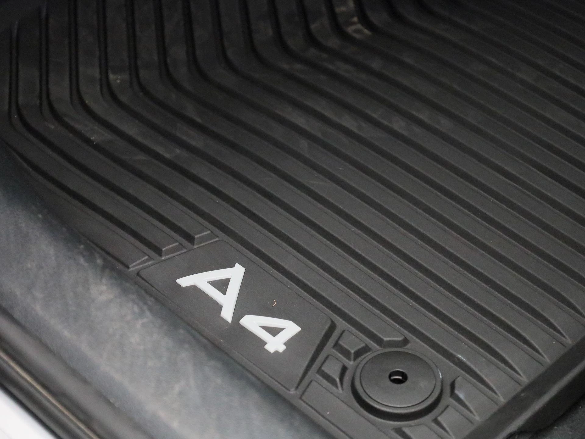 Audi-A4-image-32