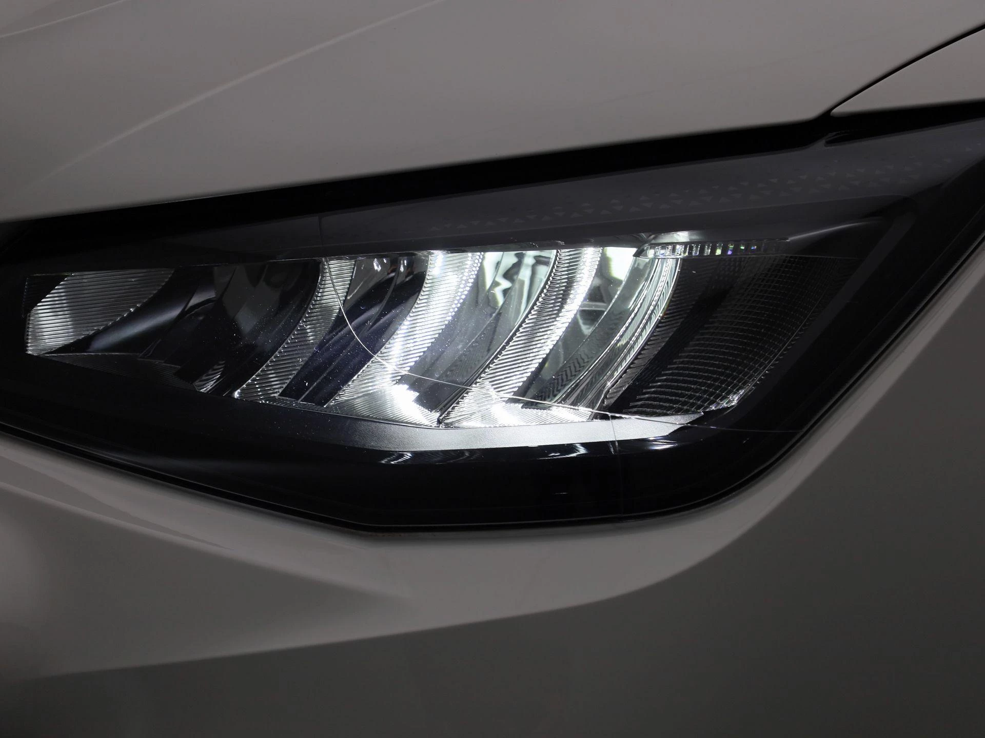 SEAT-Arona-image-12