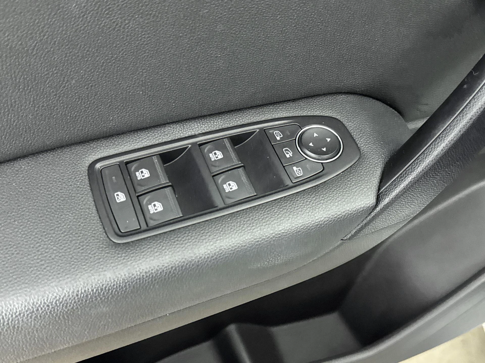 Renault-Captur-image-12