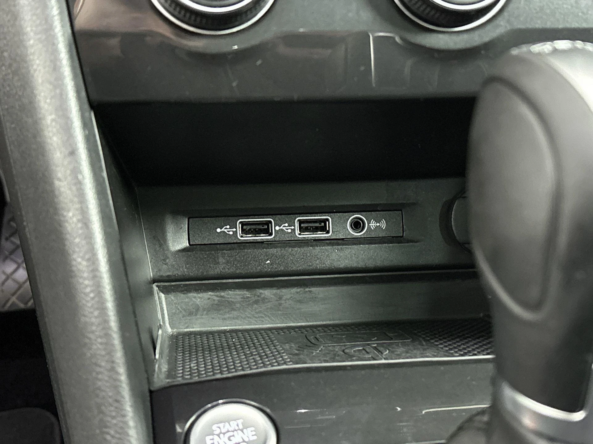 Volkswagen-Tiguan-image-24