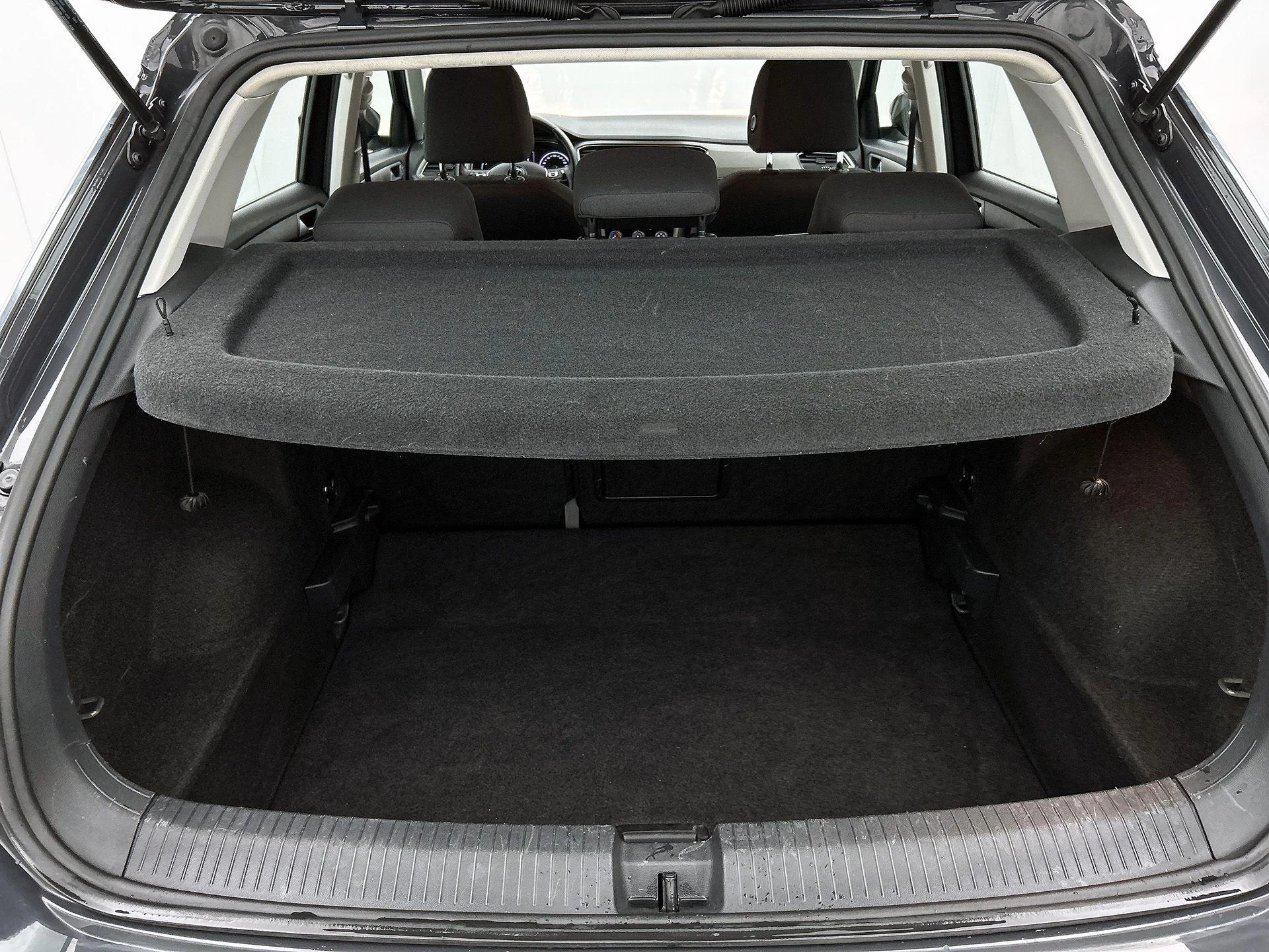 Volkswagen-T-Roc-image-20