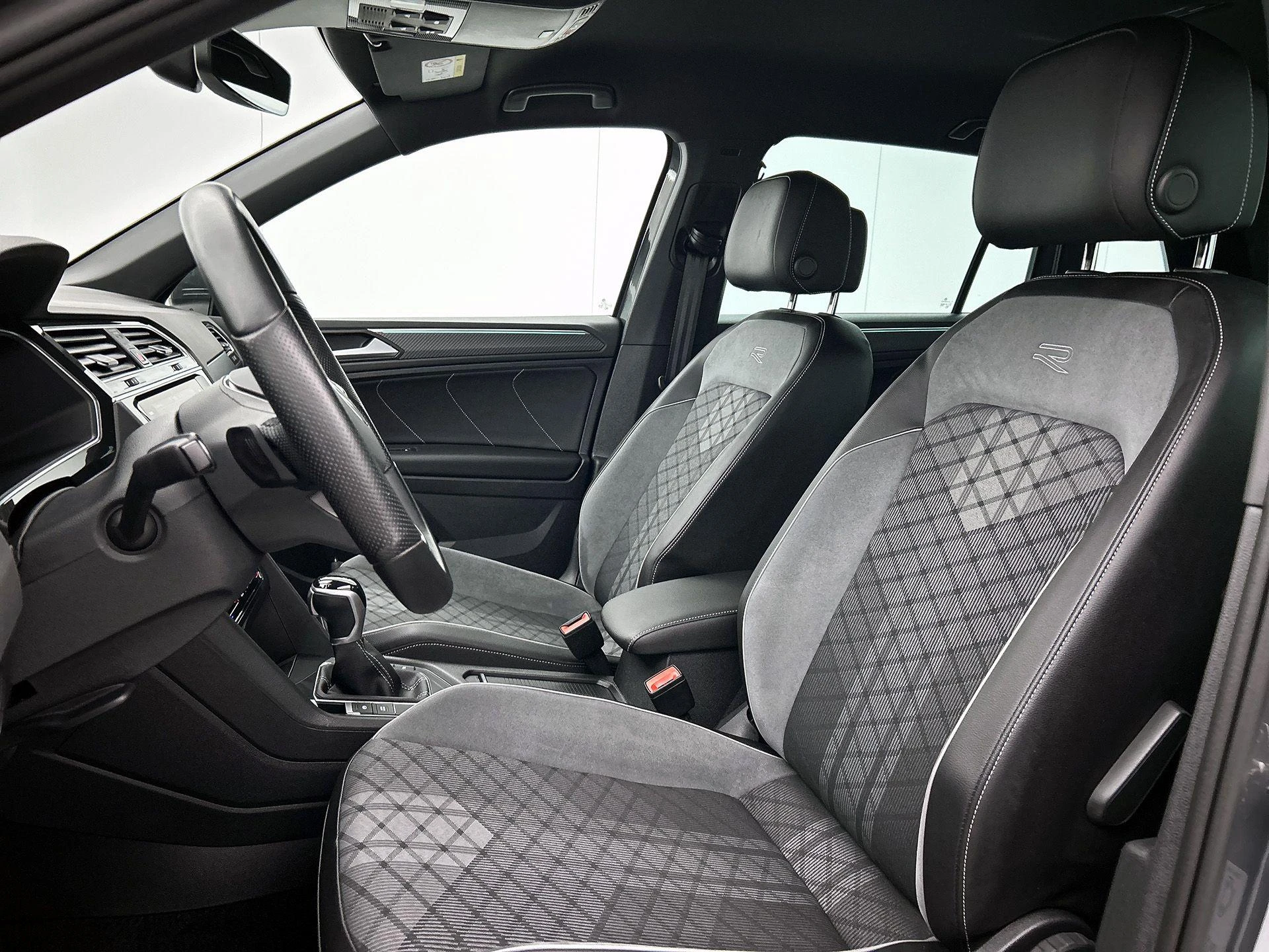Volkswagen-Tiguan-image-33