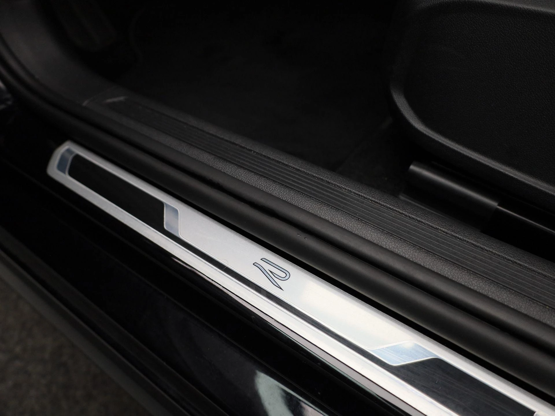Volkswagen-Polo-image-26