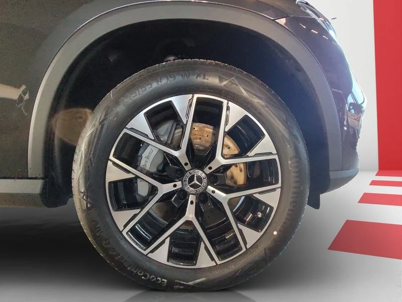 Mercedes-Benz-GLC 300 de-image-5
