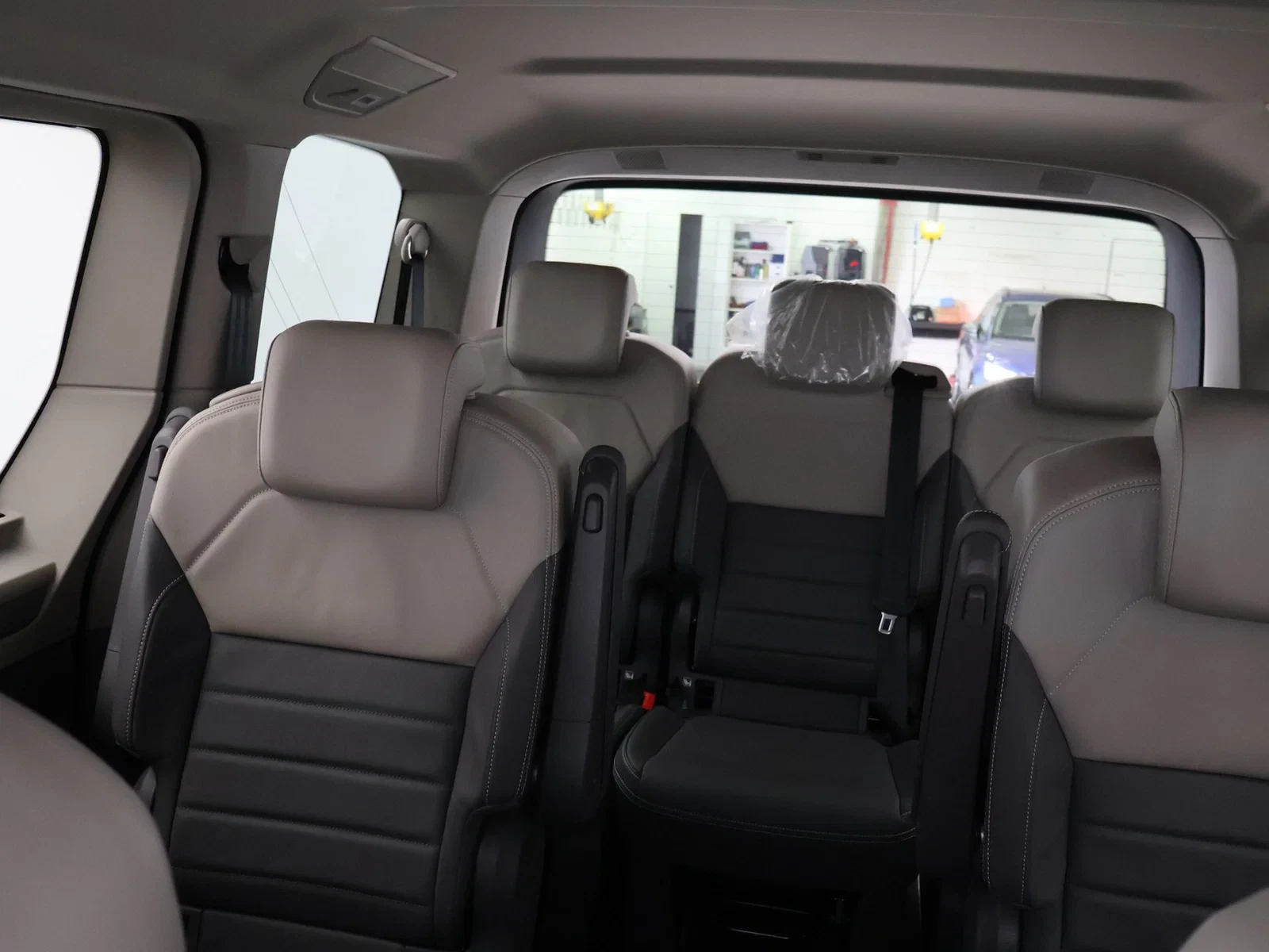 Volkswagen Multivan T7 eHybrid (PHEV) Multivan T7 PHEV Life Korte versie 1.5eHybrid 4X4 245PK *AUTOMAAT*7 ZITPLAATSEN*VIRTUAL COCKPIT*TREK
