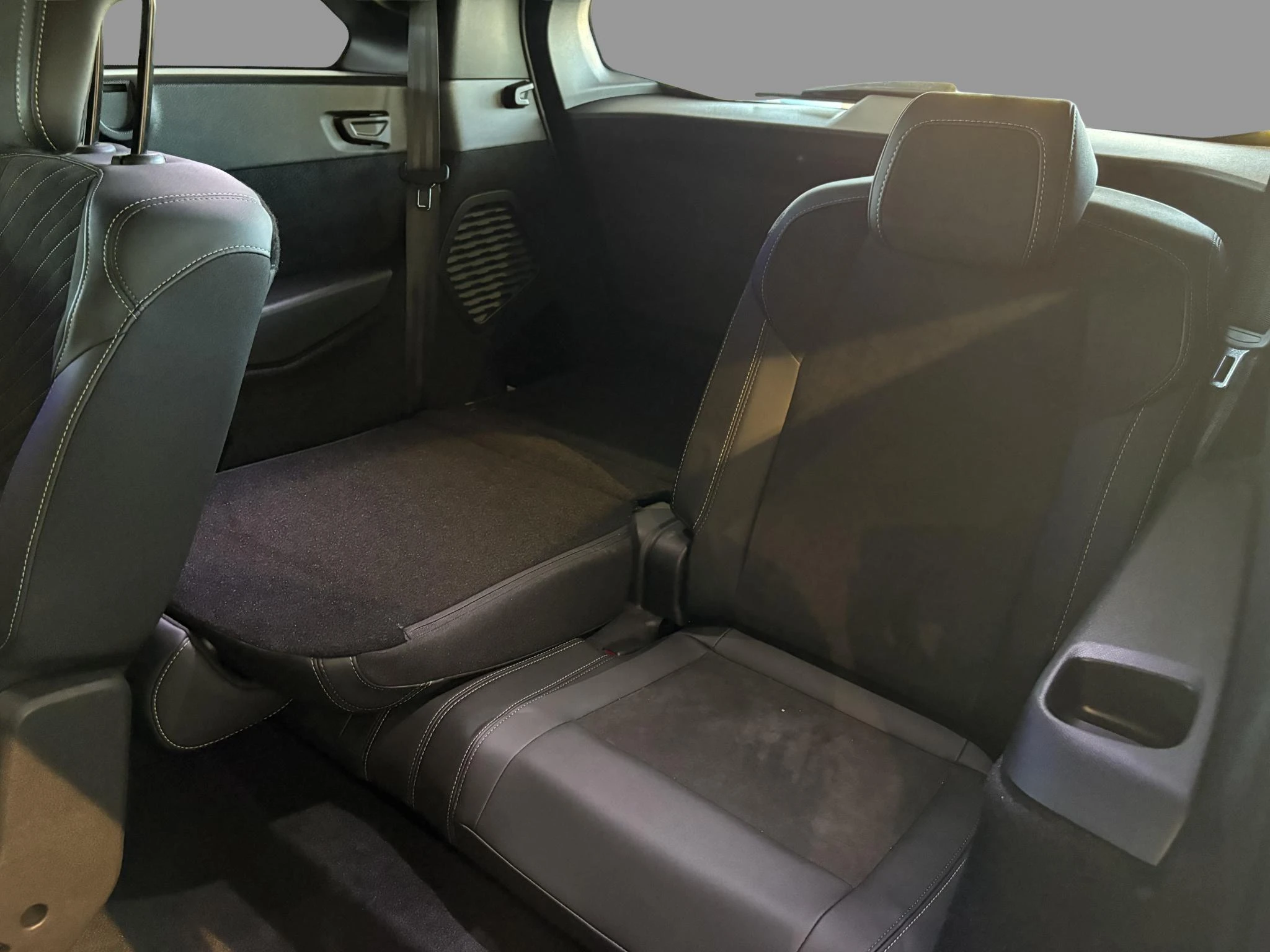 Peugeot-e-5008-image-17