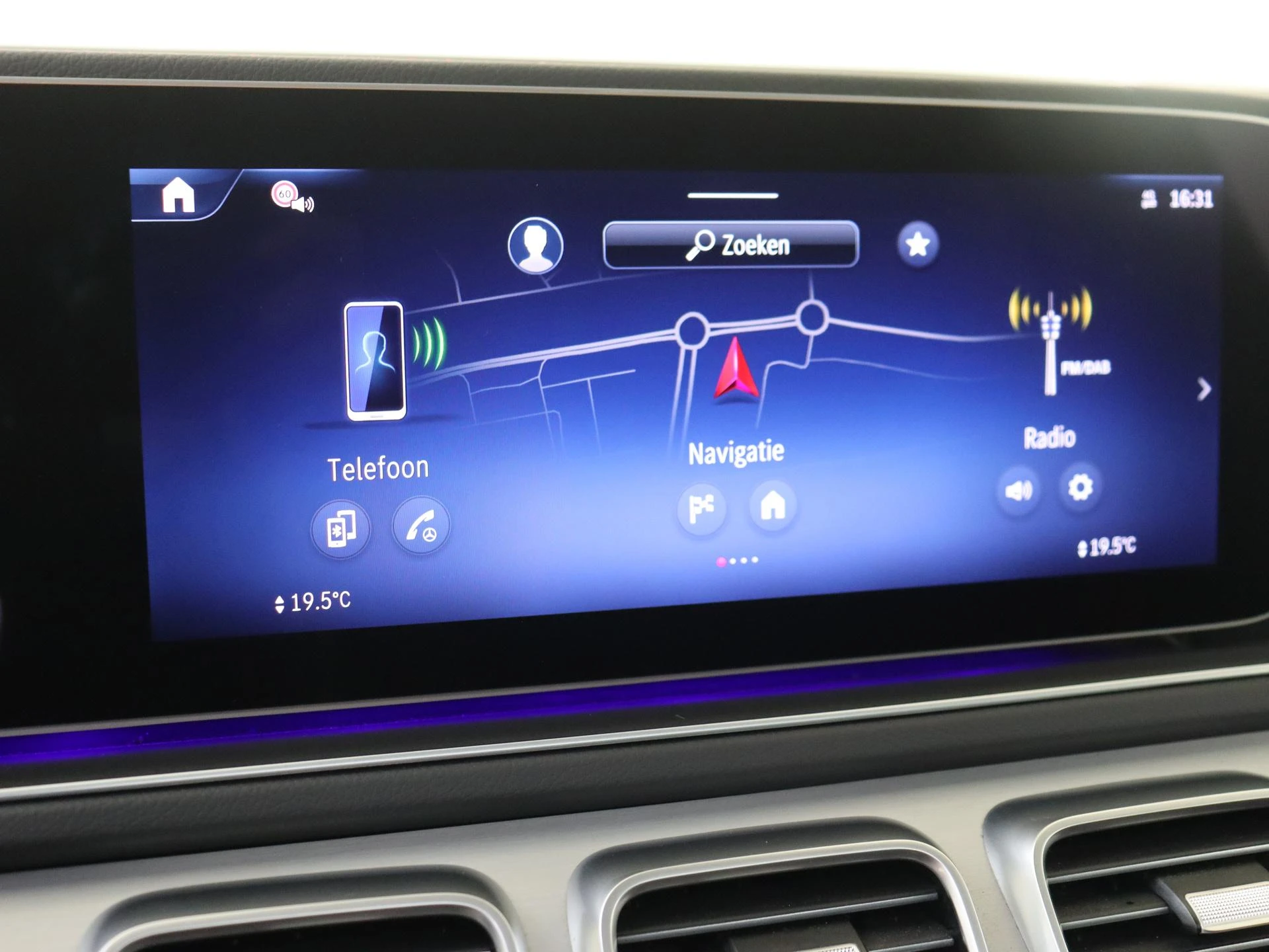 Mercedes-Benz-GLE-image-16