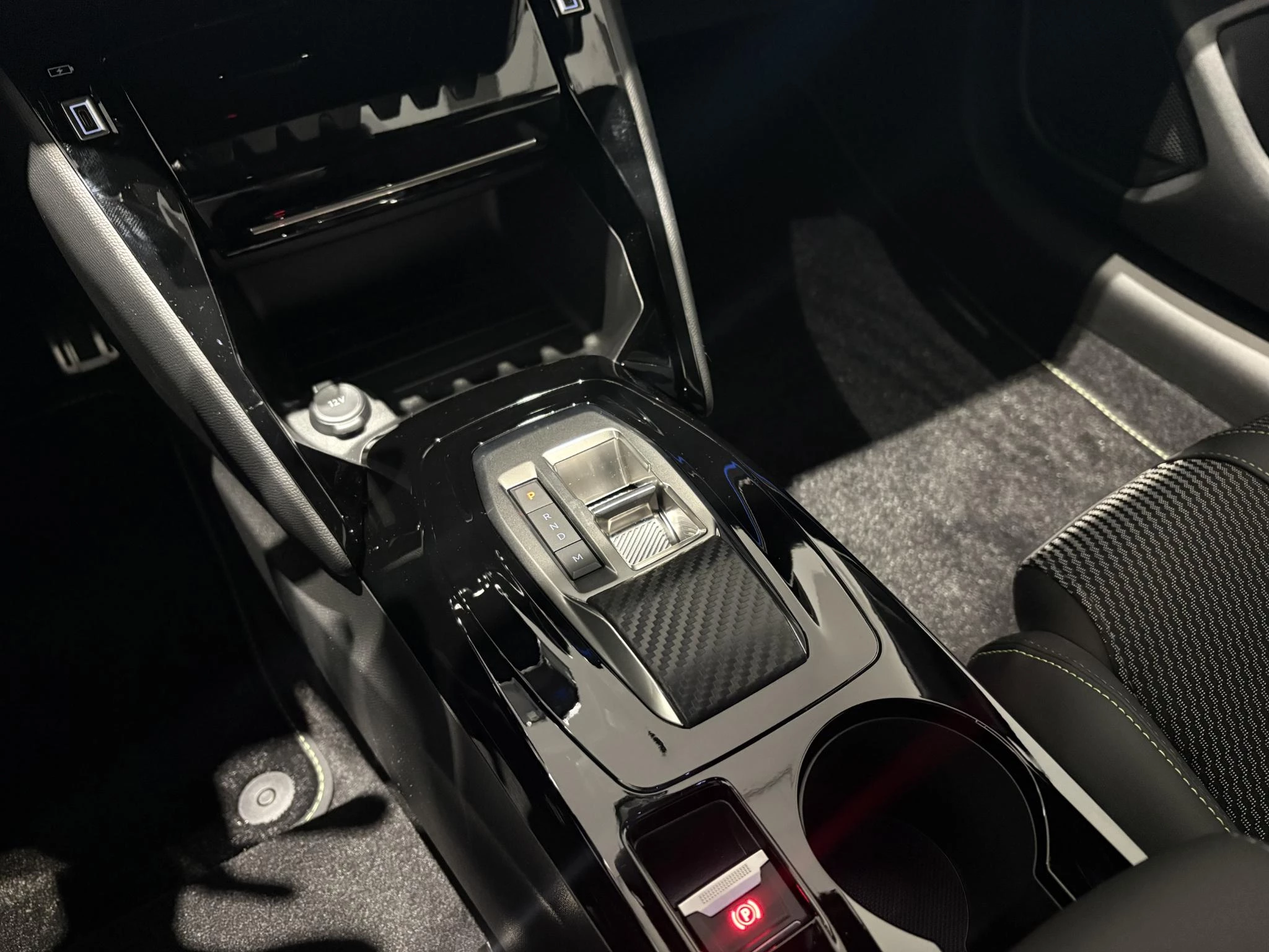 Peugeot-208-image-18