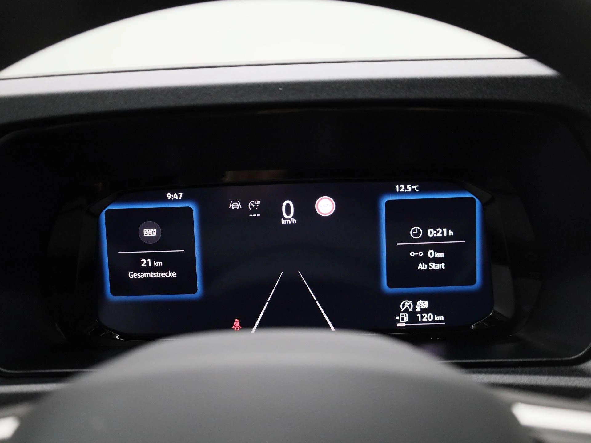 Volkswagen-Caddy-image-7