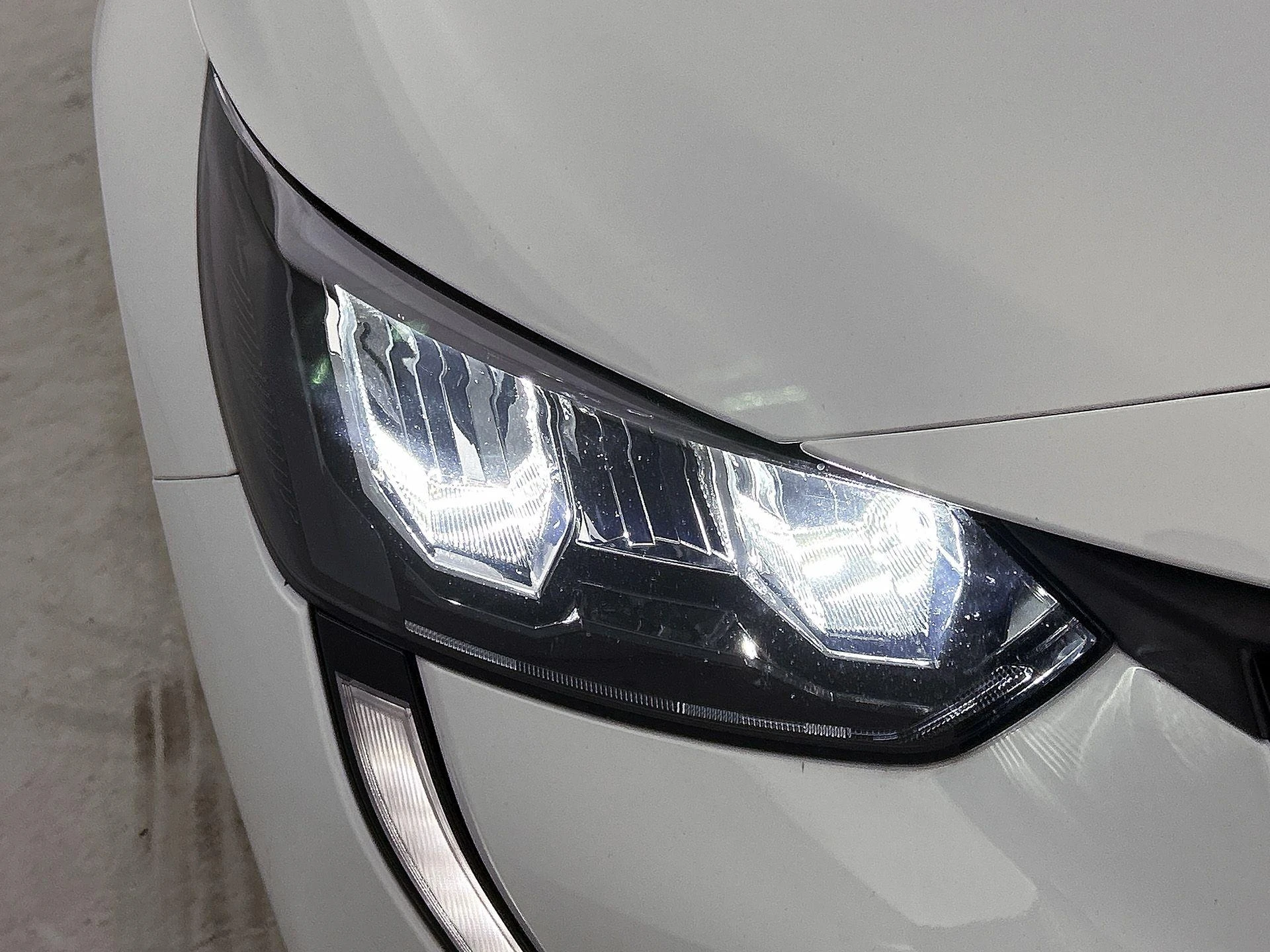 Peugeot-208-image-13