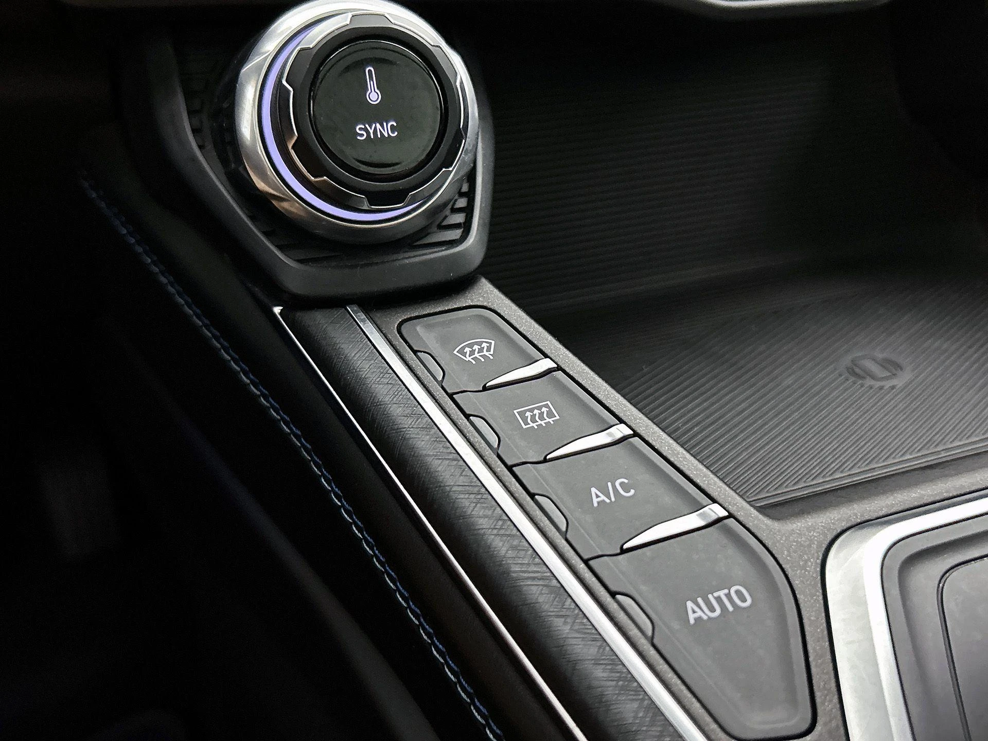 Lynk & Co-01-image-9
