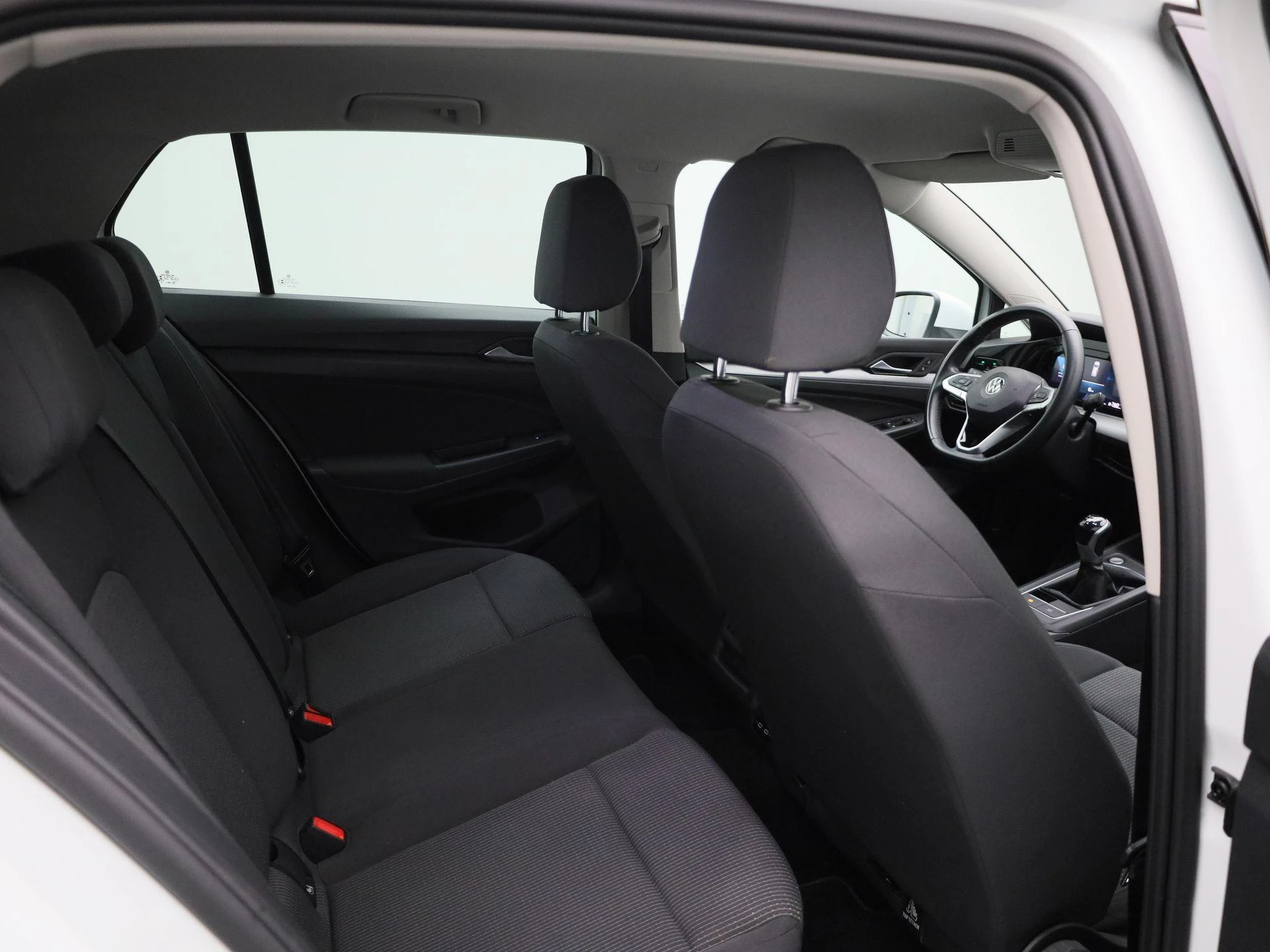 Volkswagen-Golf-image-30