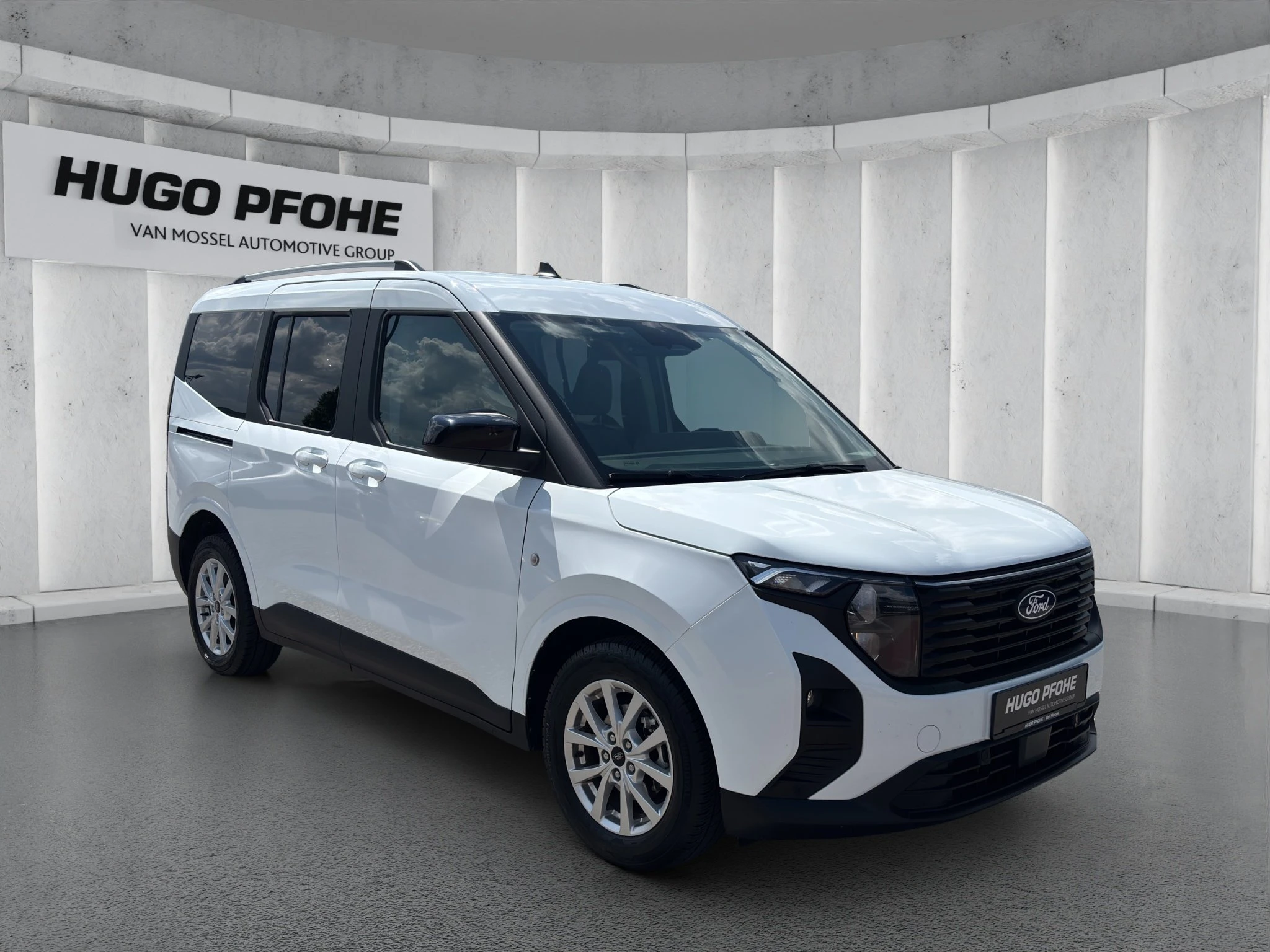 Ford Tourneo Courier 1.0 EcoBoost Titanium