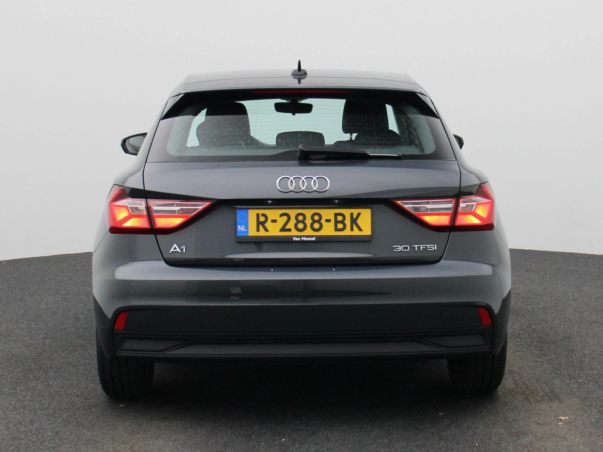 Audi-A1 Sportback-image-4