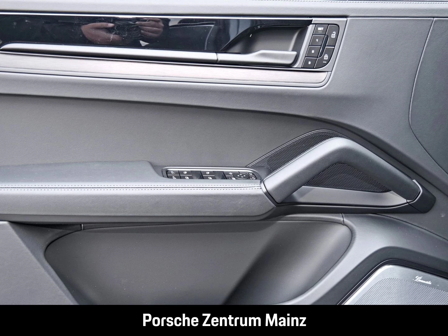 Porsche Cayenne GTS Coupe Burmester HA-Lenkung InnoDrive gts