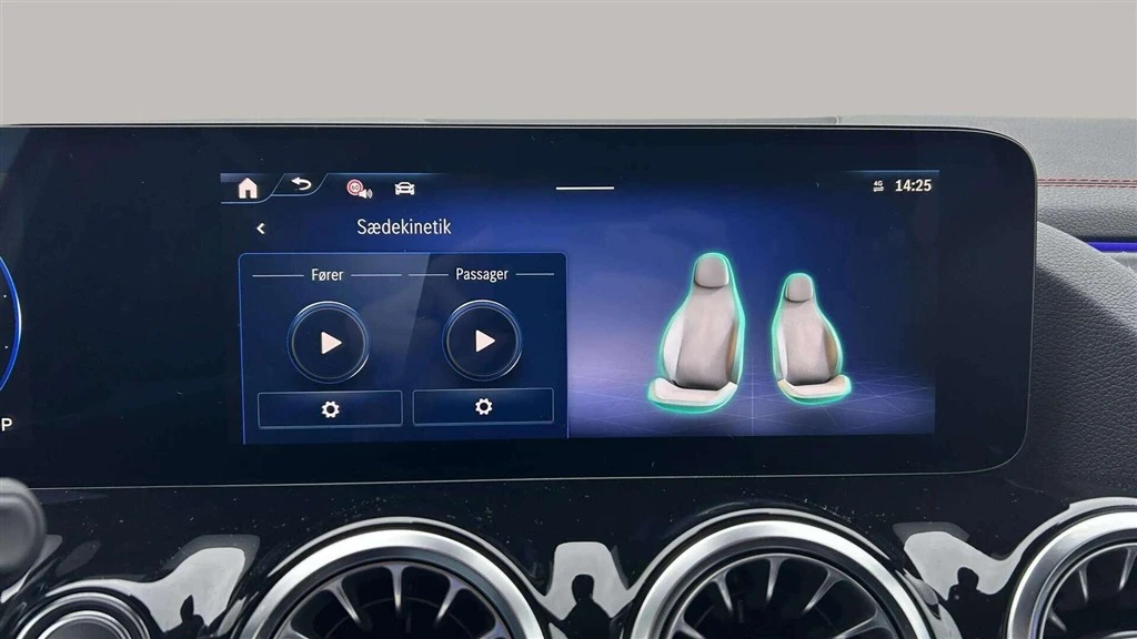 Mercedes-Benz-EQA-image-17