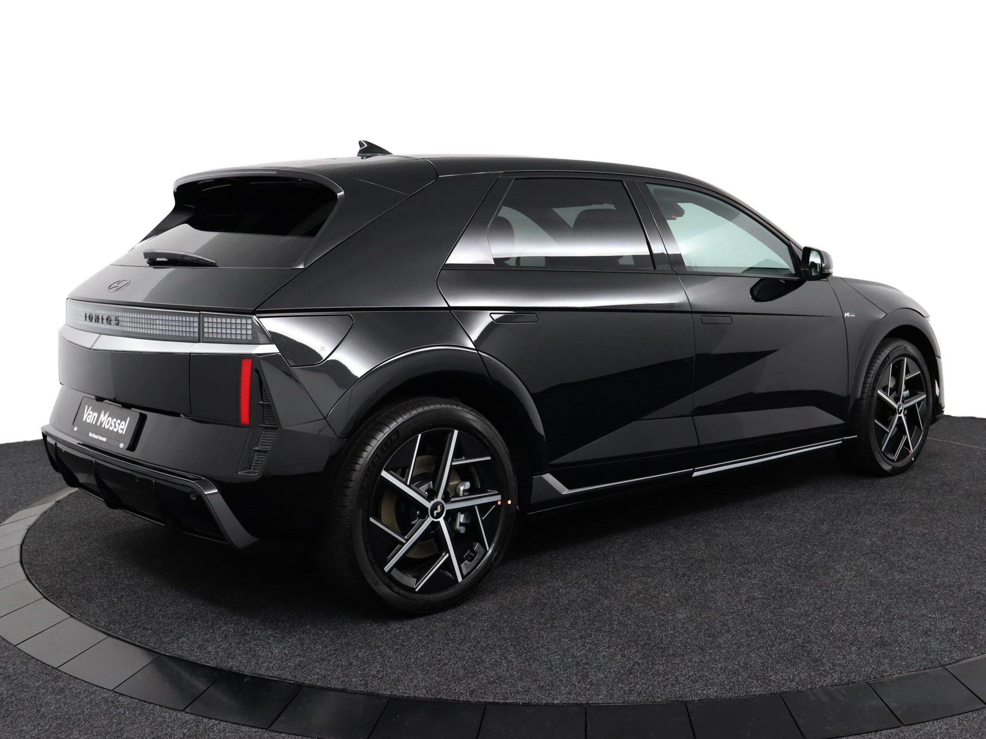Hyundai-IONIQ 5-image-2