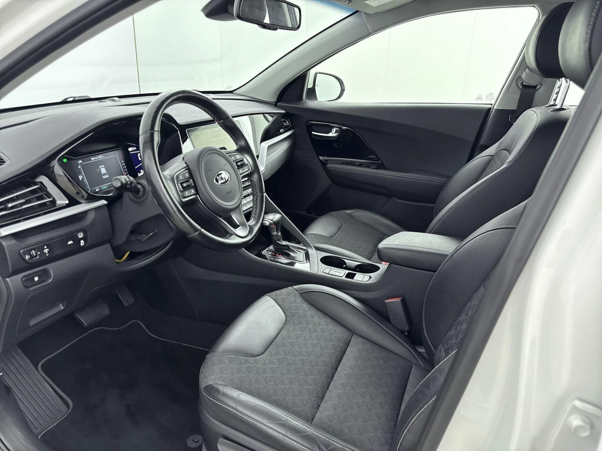 Kia-Niro-image-16