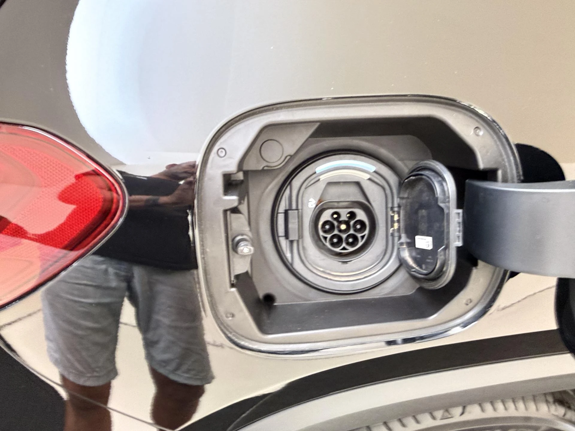 Mercedes-Benz-GLA-image-30