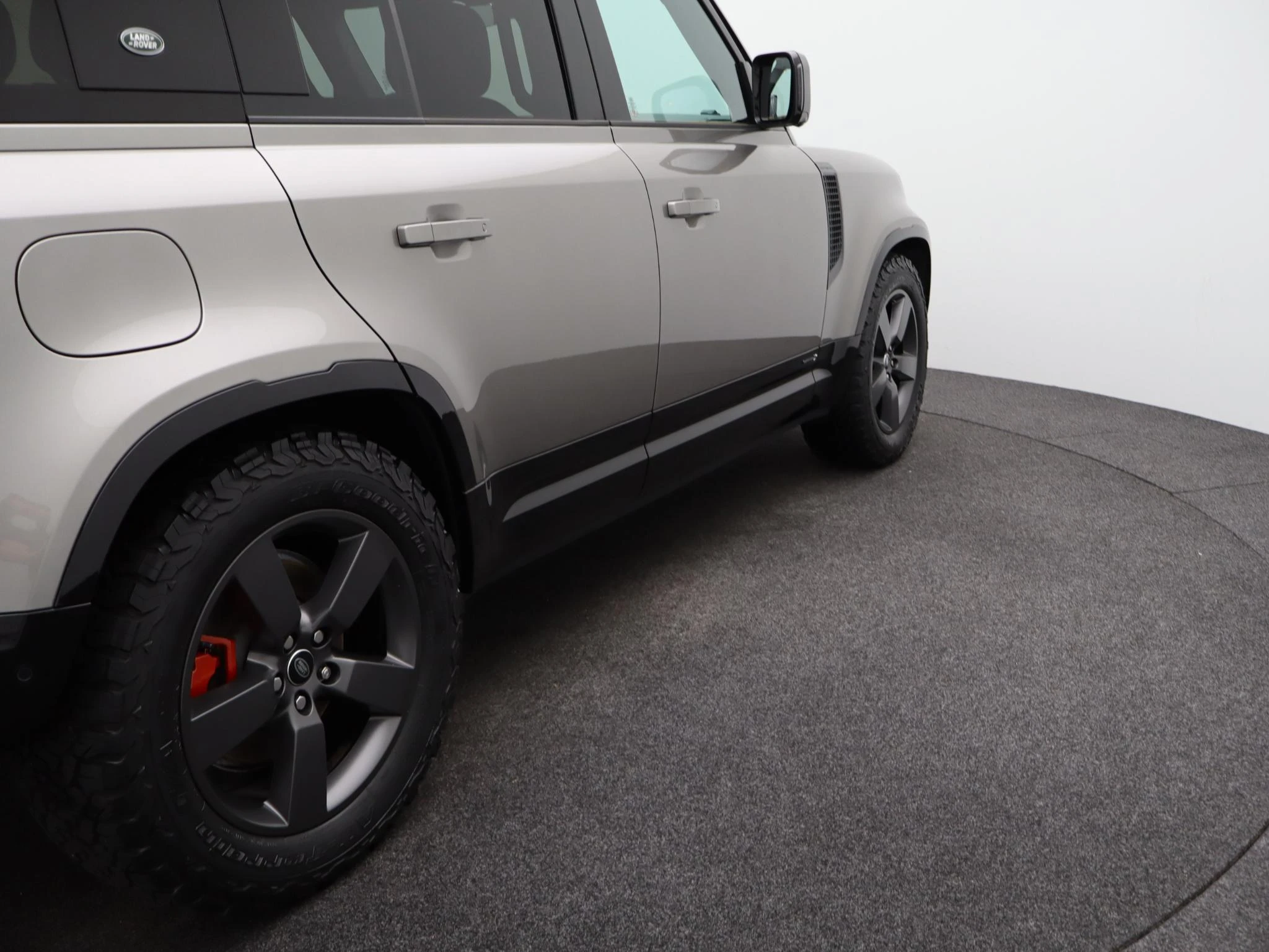 Land Rover-Defender-image-47