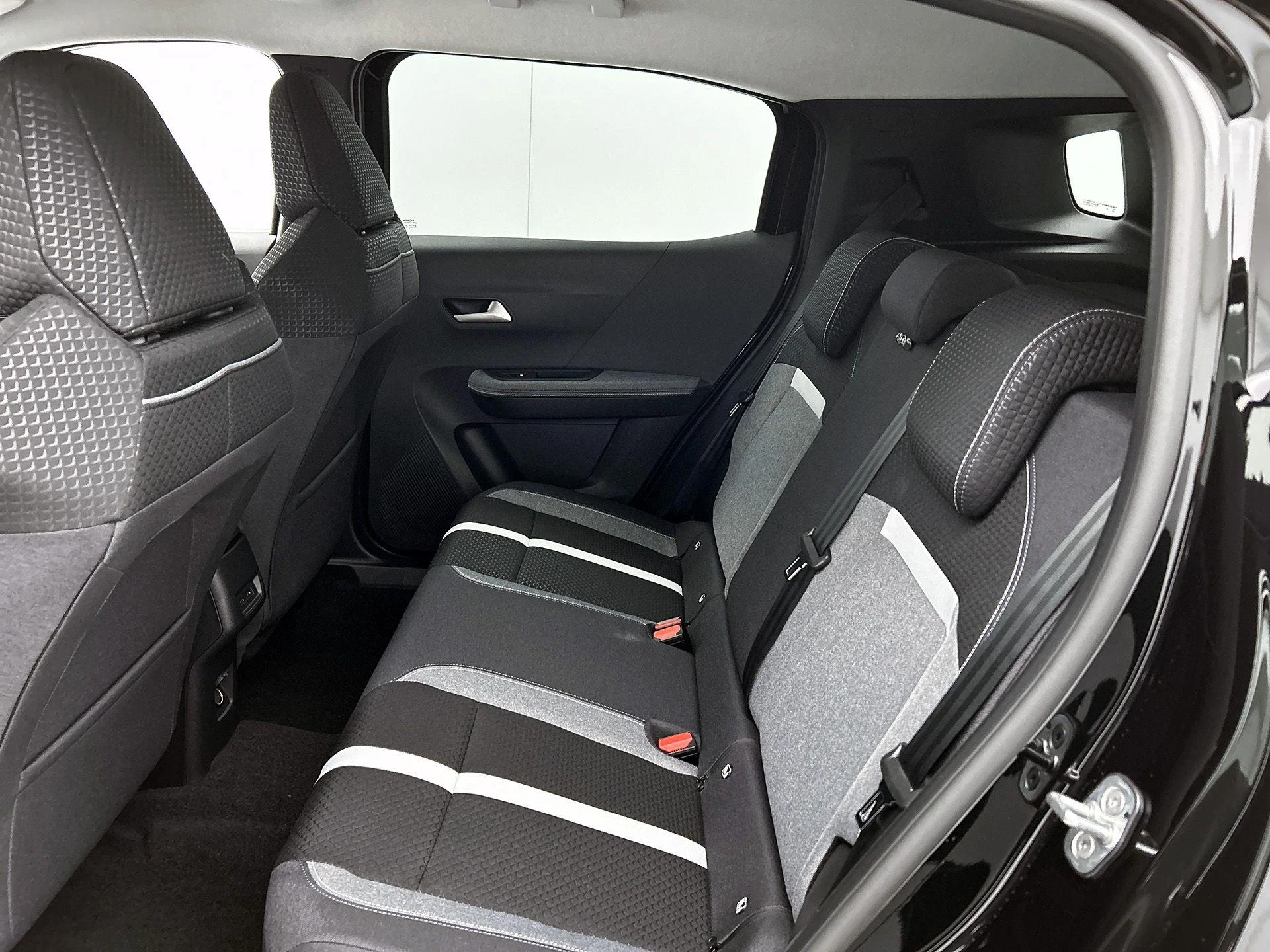 Opel-Frontera-image-26
