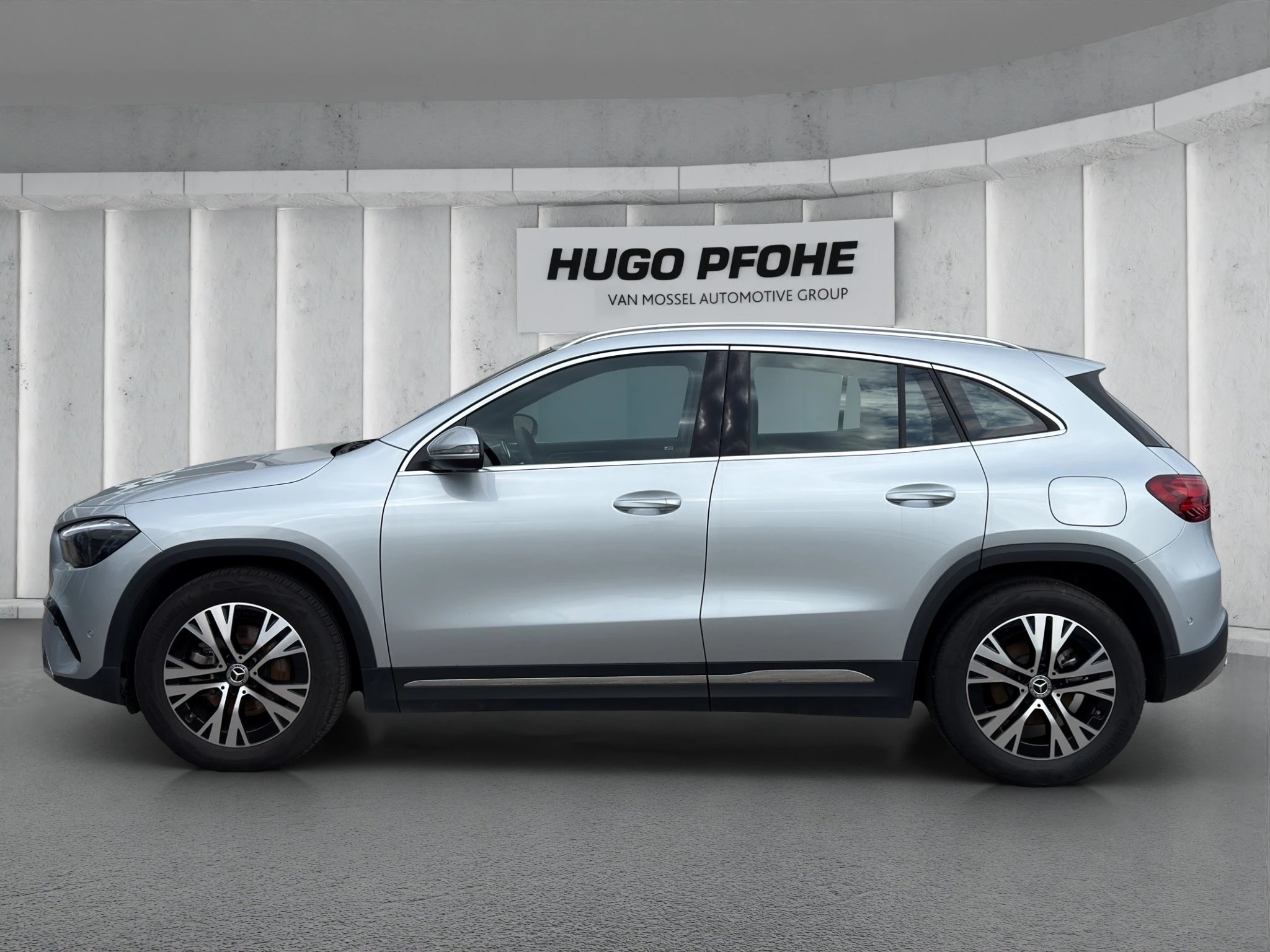 Mercedes-Benz-GLA-image-1
