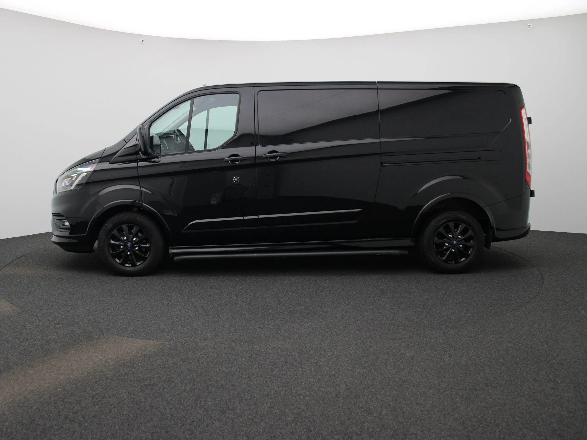 Ford-Transit Custom-image-3