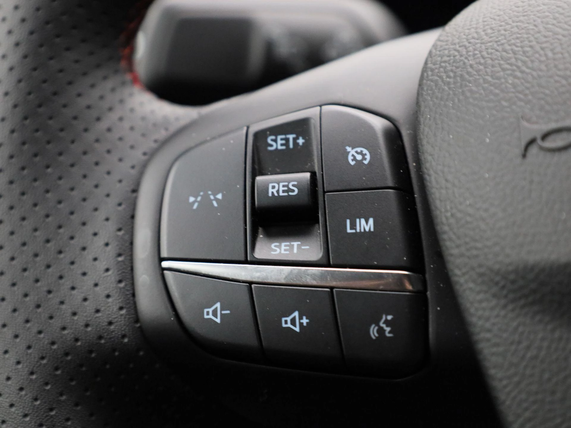 Ford-Kuga-image-17