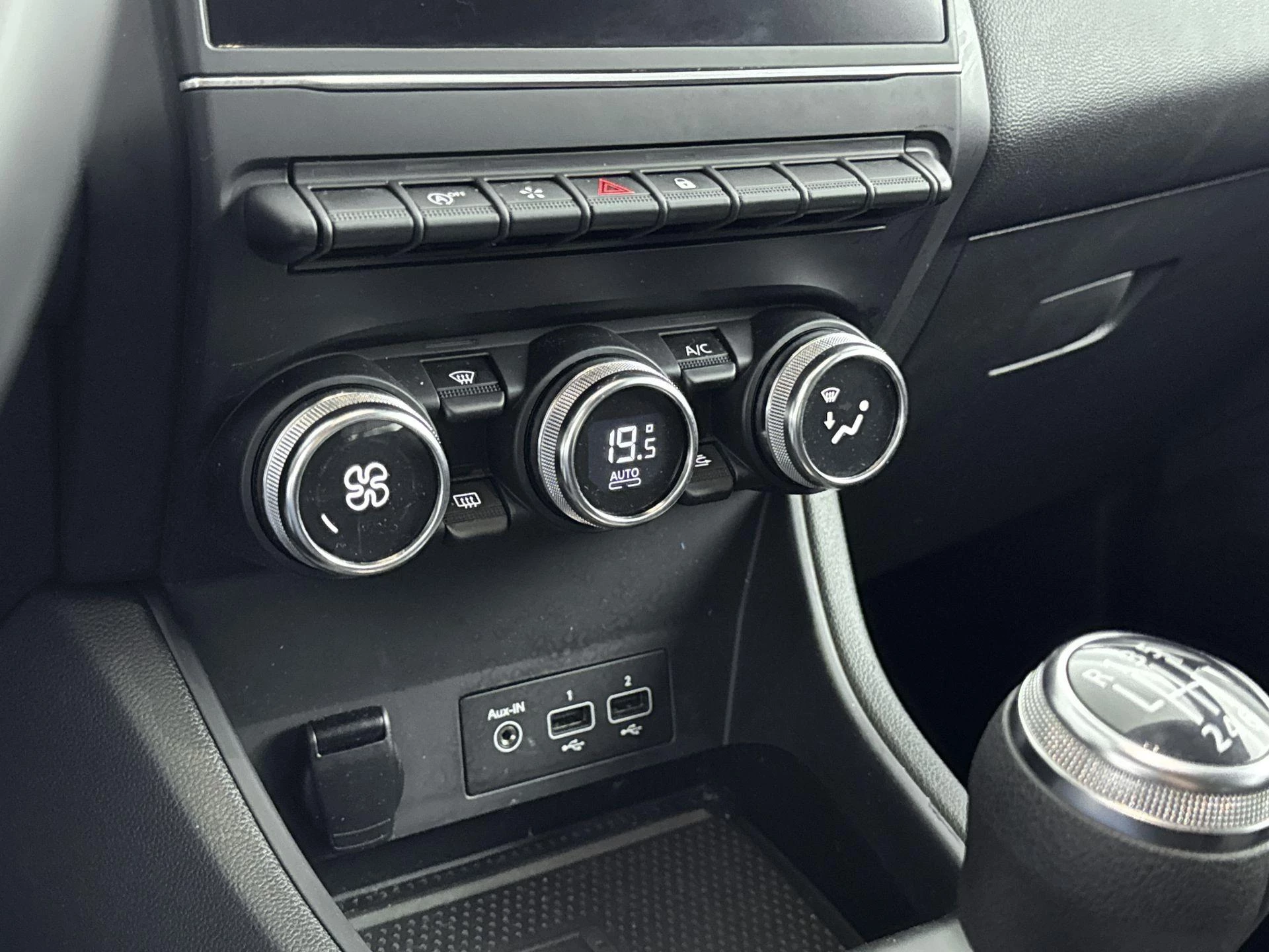 Renault-Captur-image-19