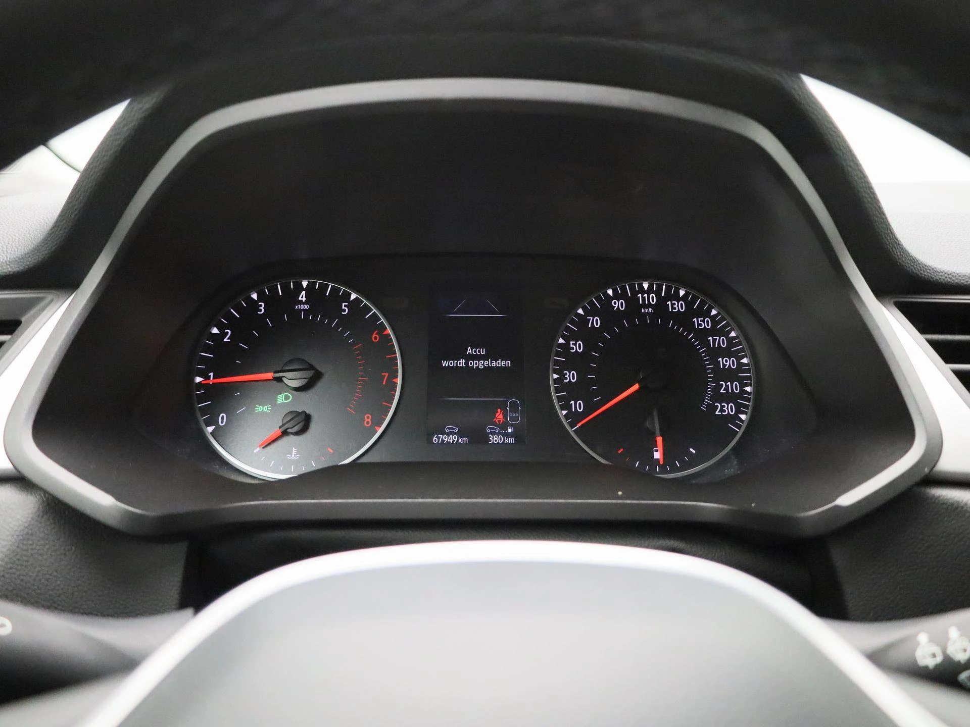 Renault-Captur-image-12