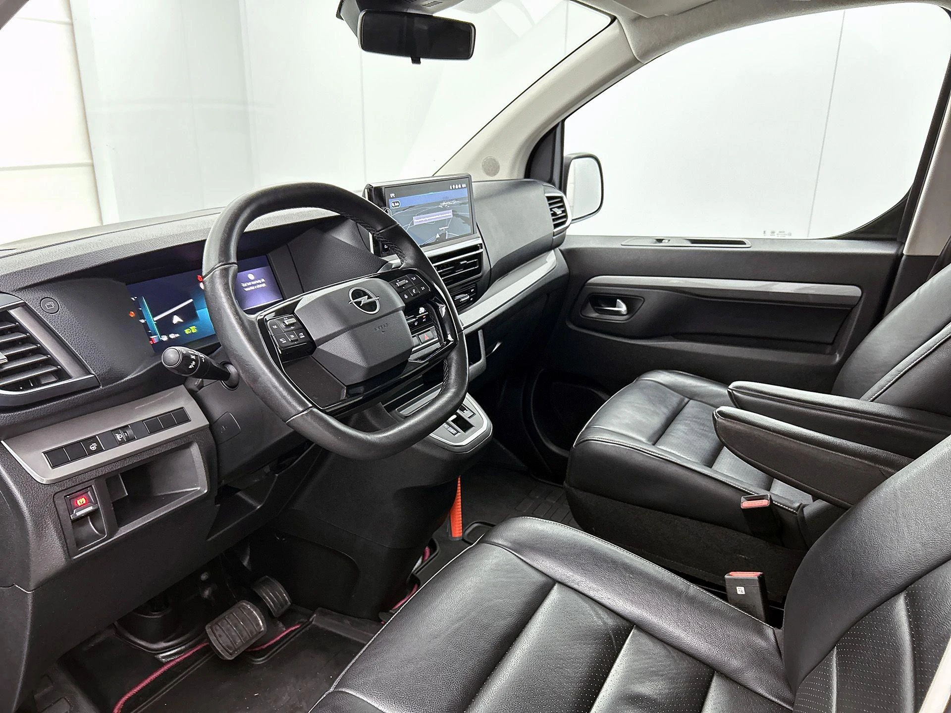 Opel-Vivaro-image-15