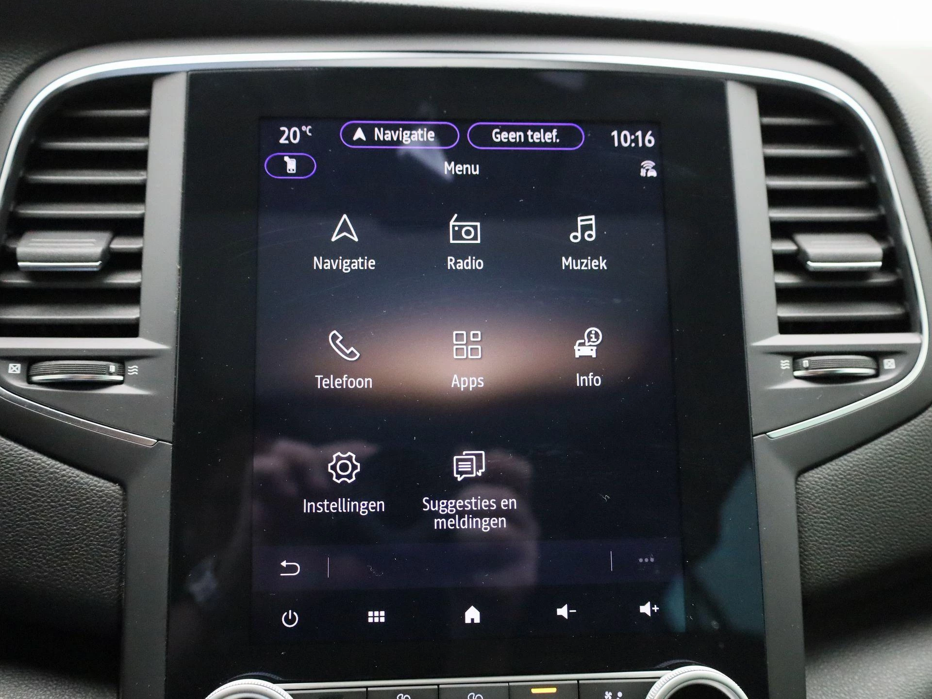Renault-Megane E-Tech-image-16