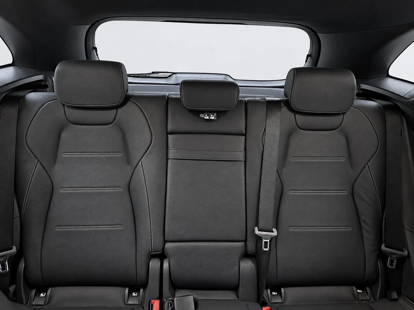 Mercedes-Benz-GLA-image-13
