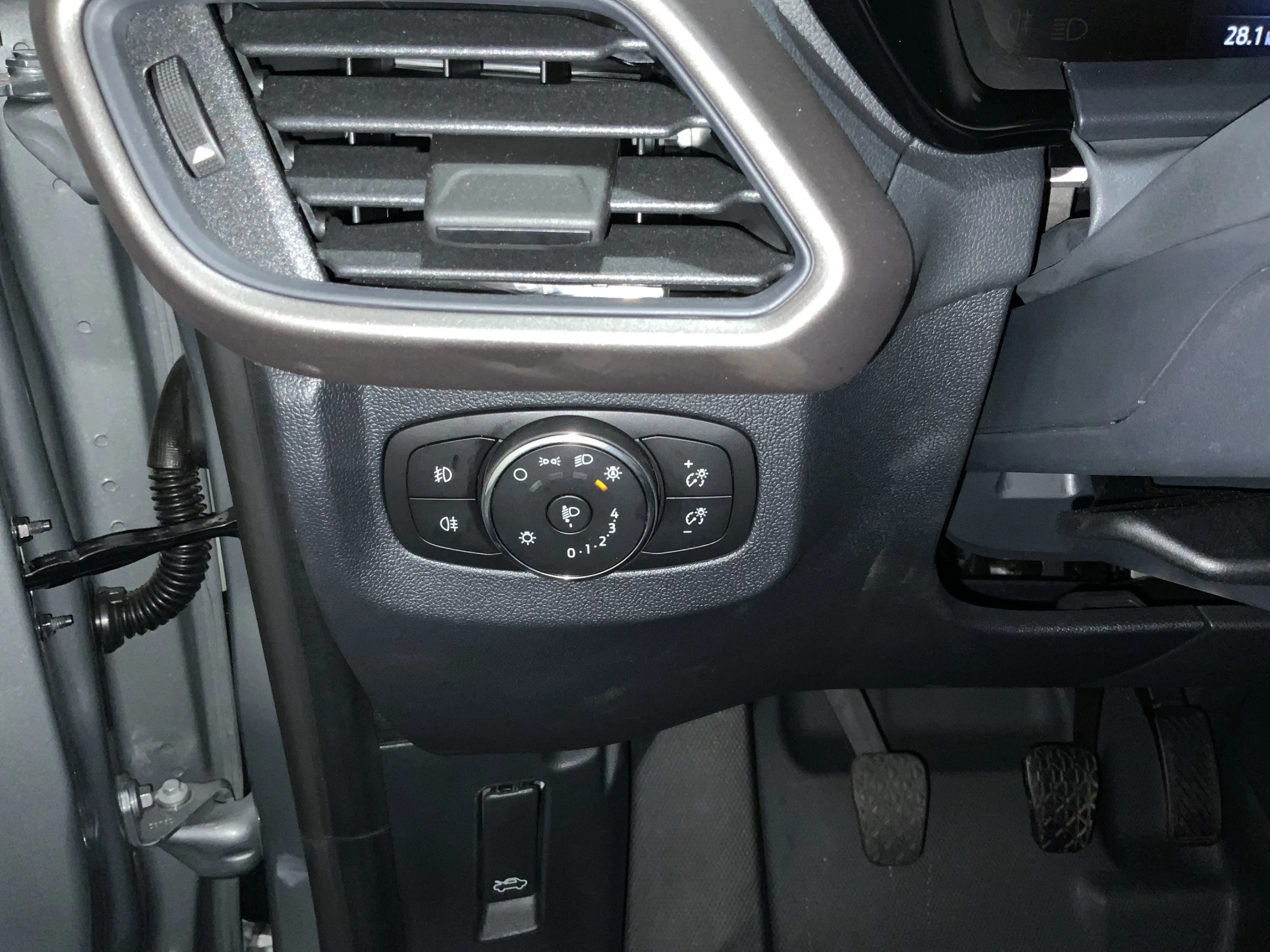 Ford-Transit Courier-image-19