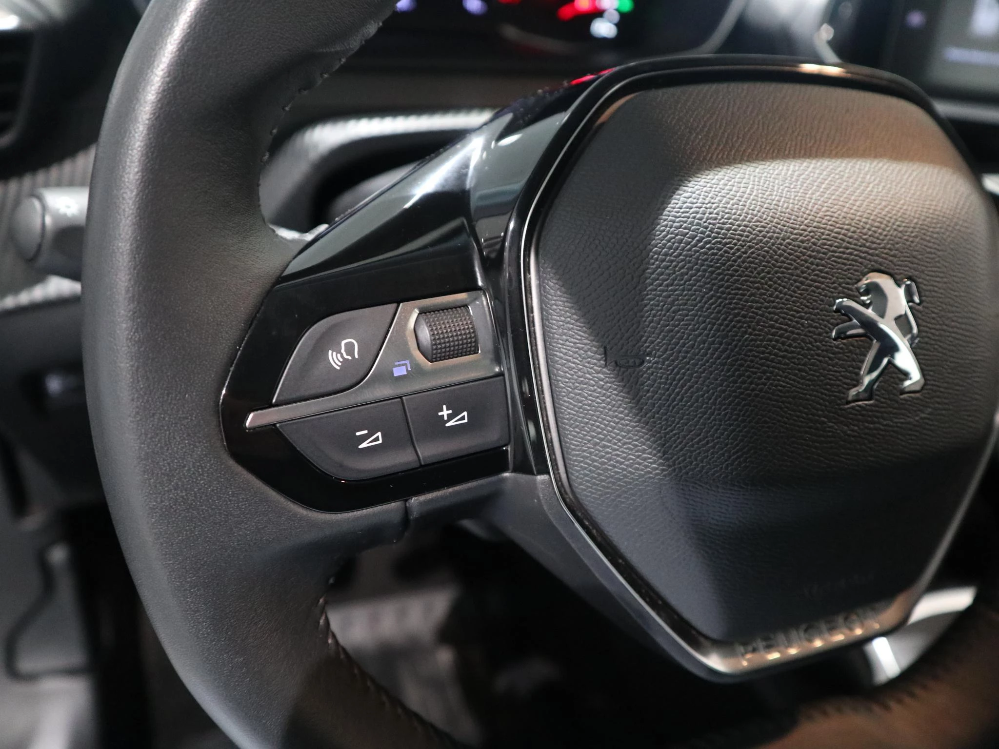 Peugeot-2008-image-12