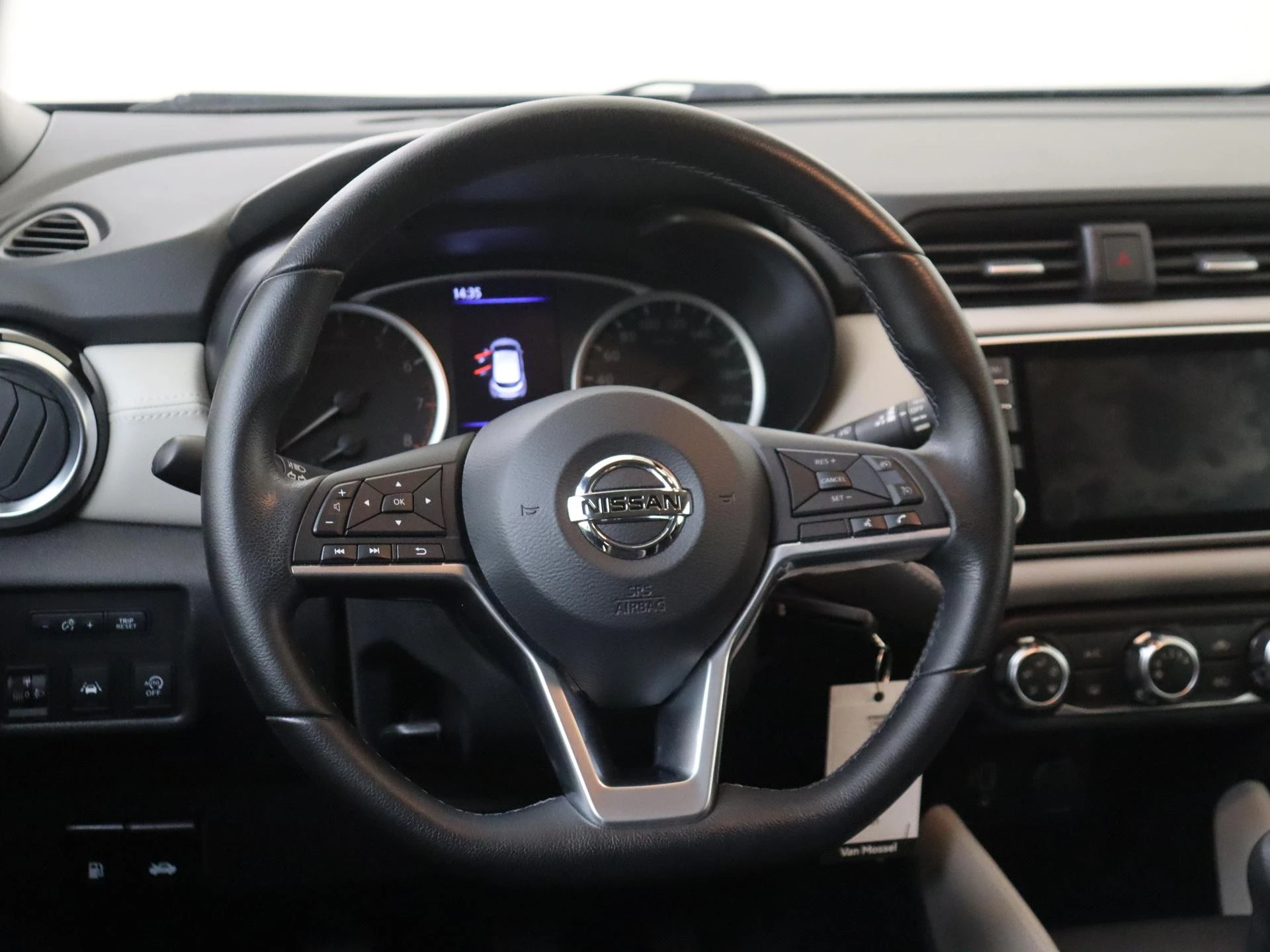 Nissan-Micra-image-8