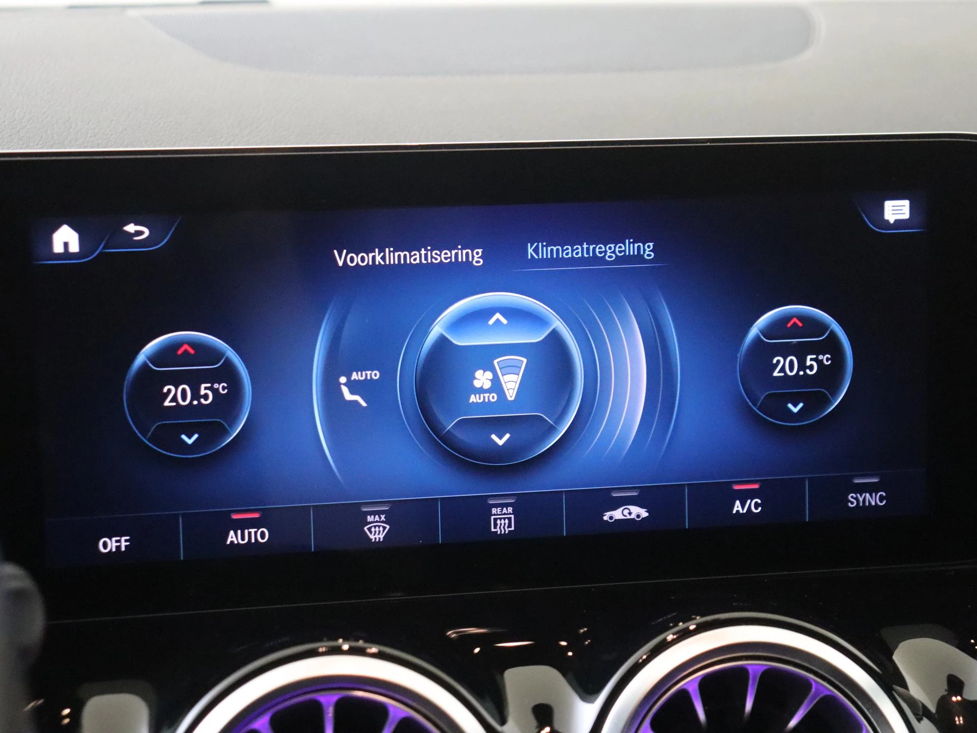 Mercedes-Benz-EQA-image-17