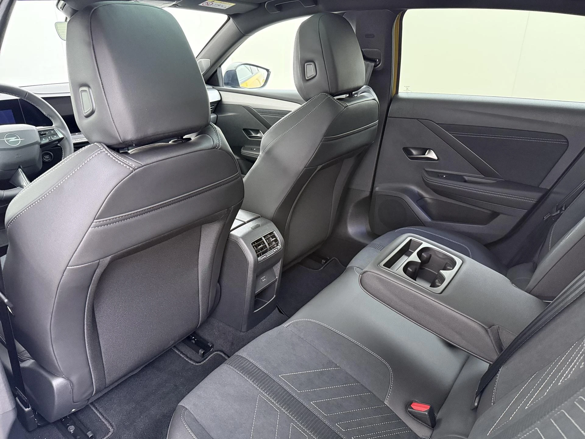 Opel-Astra-image-17
