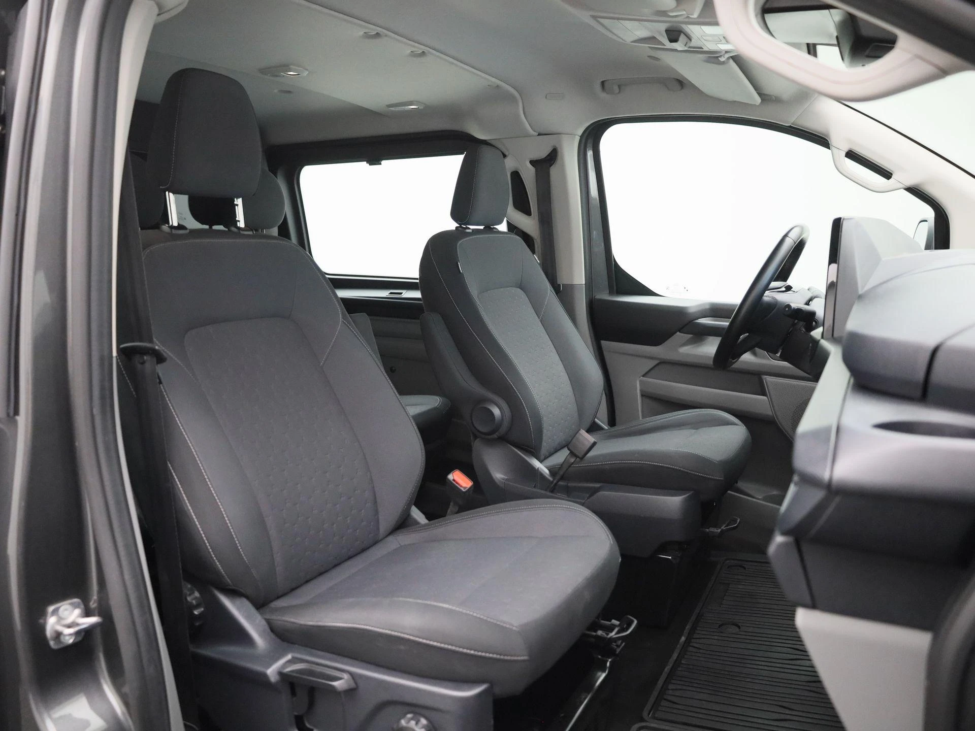 Ford-Transit Custom-image-32