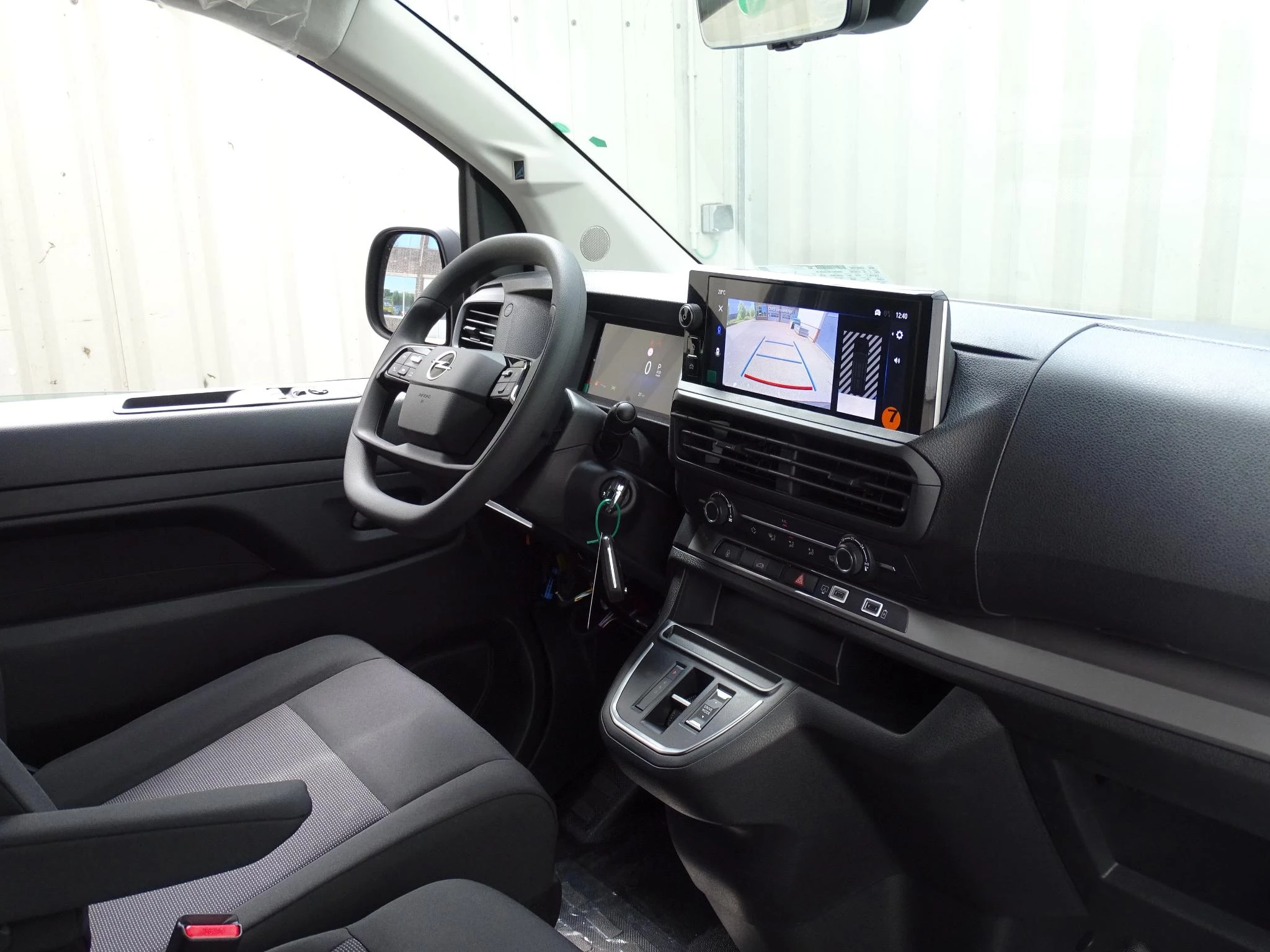 Opel Vivaro 2.2 Turbo D 180 S/S AT8 L3H1