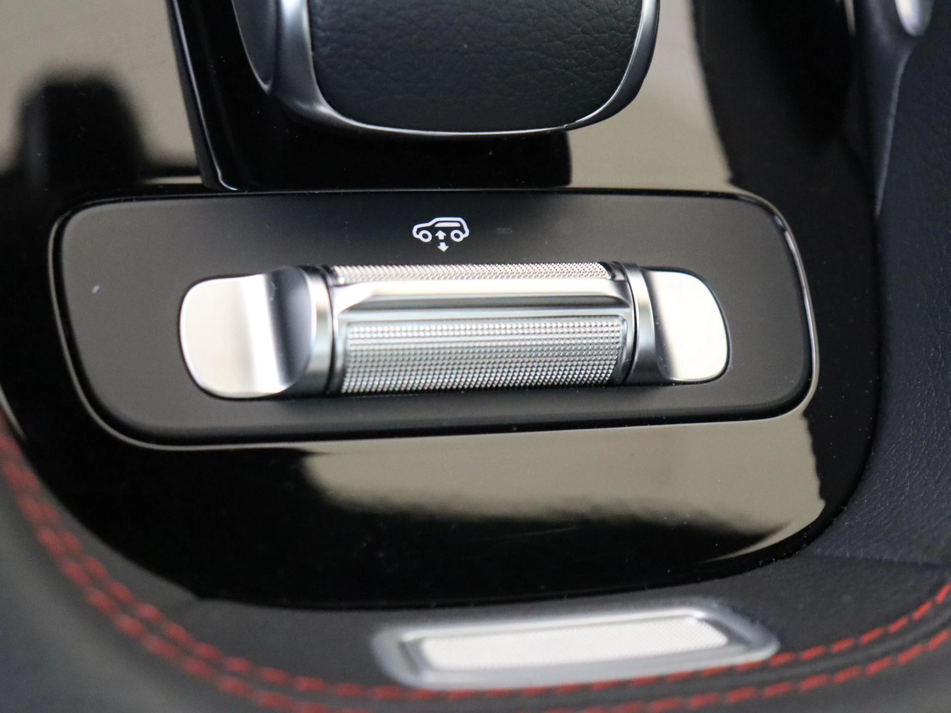 Mercedes-Benz-GLE-image-33