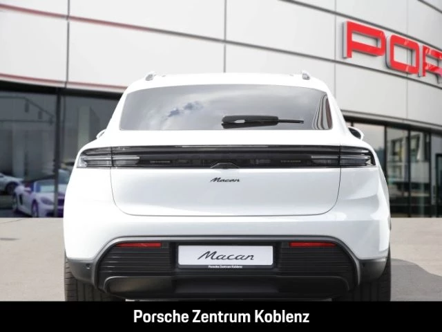 Porsche Macan -